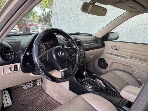 Used 2005 Lexus IS 300 image 14