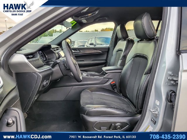 Certified 2025 Jeep Grand Cherokee Altitude AWD/4WD image 8