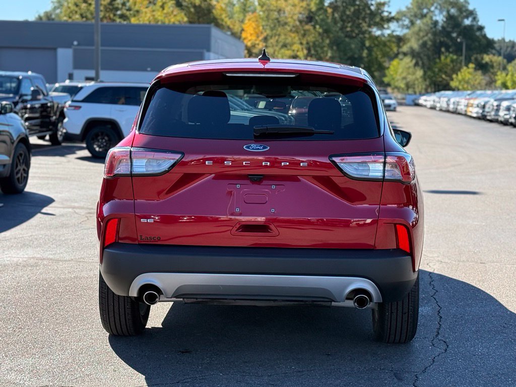 Used 2022 Ford Escape SE w/ Cold Weather Package FWD image 35