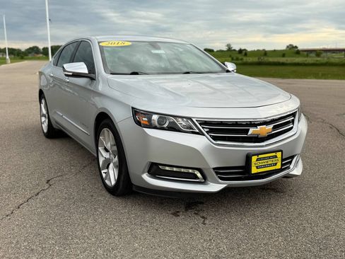 Used 2018 Chevrolet Impala Premier FWD image 3