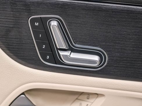 Certified 2023 Mercedes-Benz GLA 250 image 25