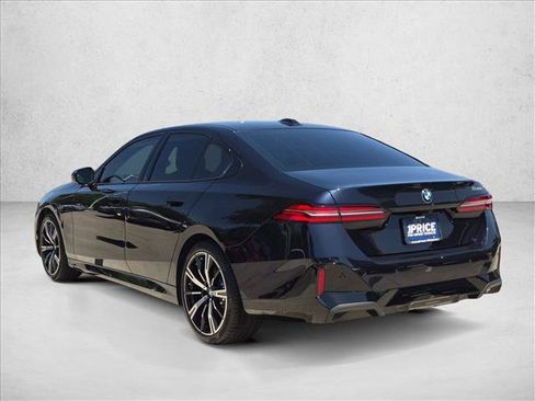 Used 2026 BMW 530i w/ M Sport Package RWD image 8