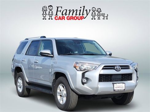 Certified 2024 Toyota 4Runner SR5 image 2