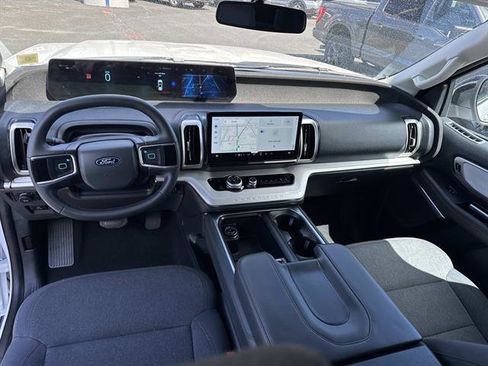 Used 2025 Ford Expedition Max Active AWD/4WD image 12
