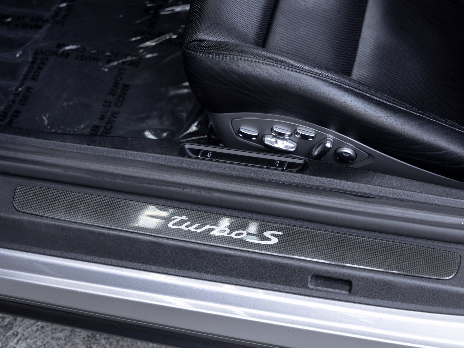 Used 2015 Porsche 911 Turbo S AWD/4WD image 31