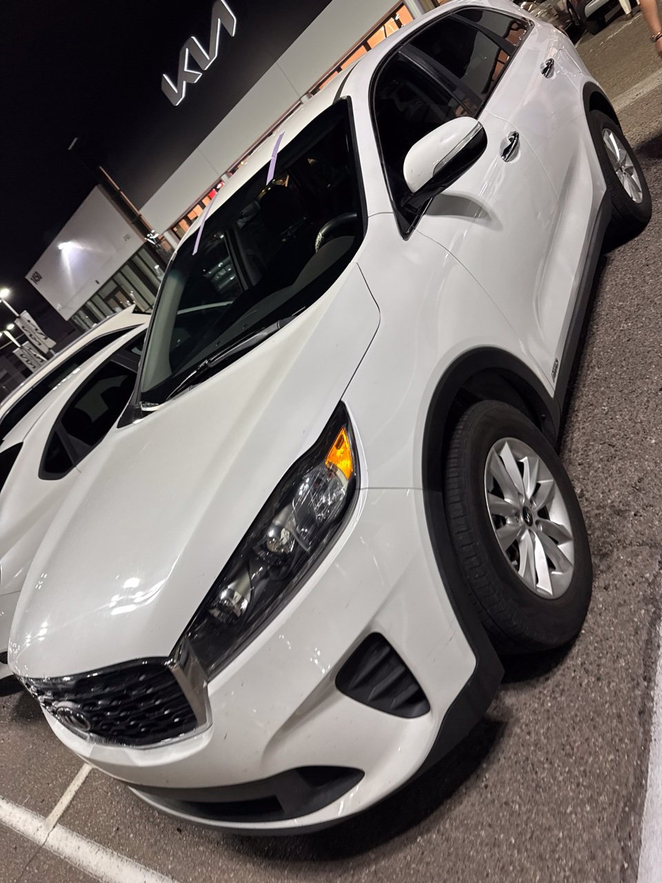 Used 2020 Kia Sorento LX AWD/4WD image 2
