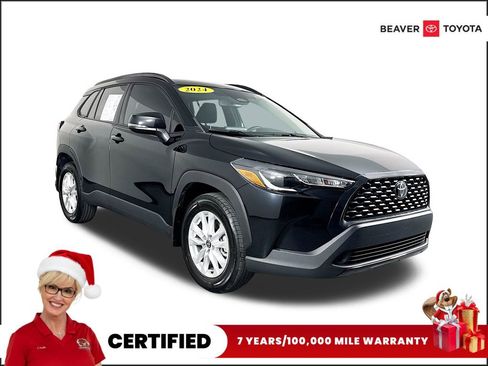 Used 2024 Toyota Corolla Cross LE image 1