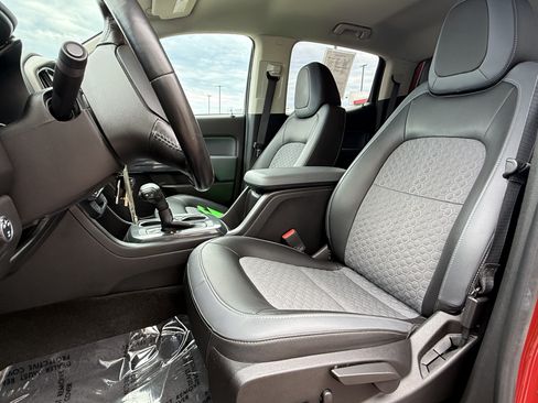 Used 2015 Chevrolet Colorado Z71 AWD/4WD image 30
