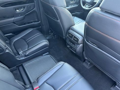 Certified 2025 Honda Pilot TrailSport image 29