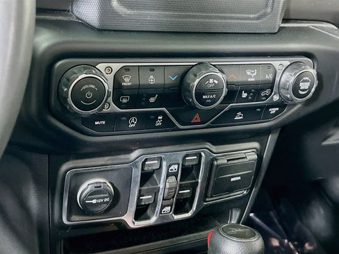 Used 2023 Jeep Gladiator Sport AWD/4WD image 15