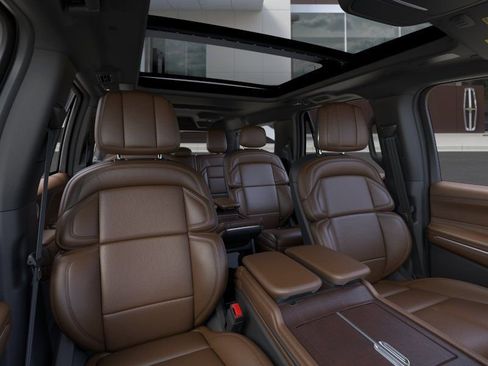 New 2025 Lincoln Navigator L Reserve AWD/4WD image 10