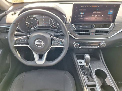 Used 2025 Nissan Altima 2.5 SV w/ SV Premium Package image 22