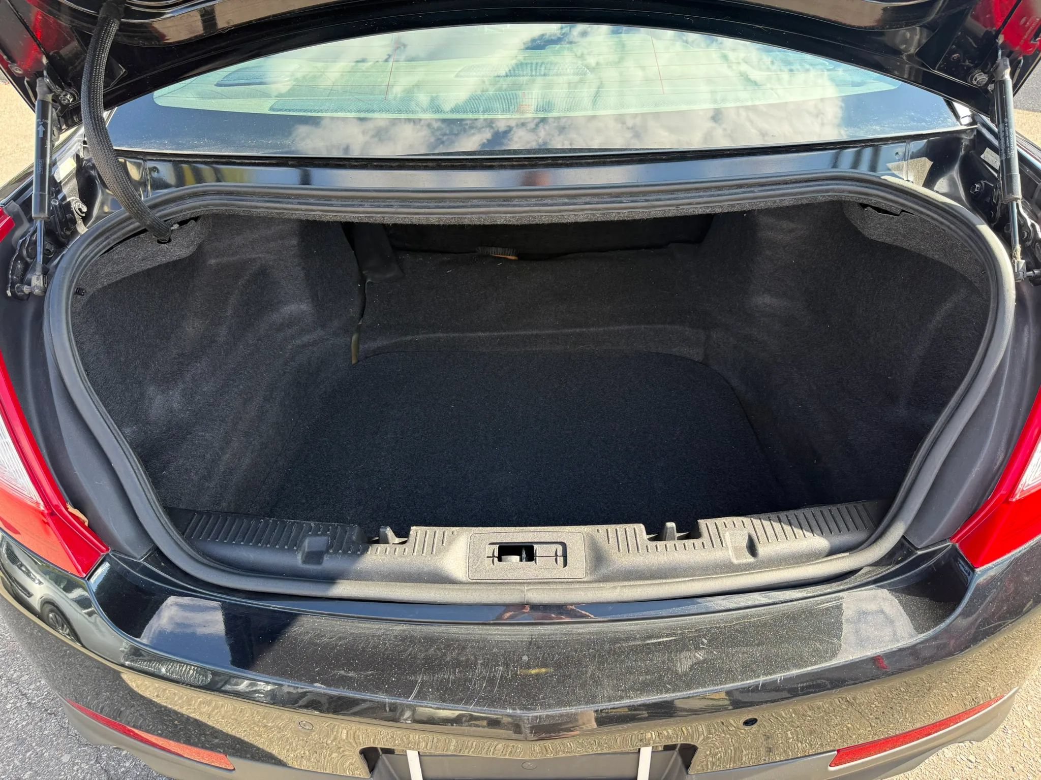 Used 2013 Lincoln MKS AWD image 34