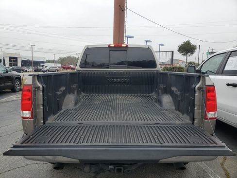 Used 2006 Nissan Titan SE image 12