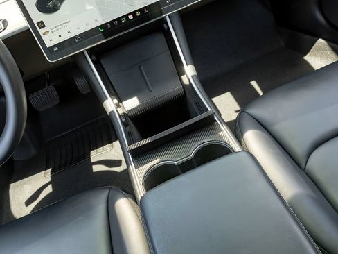 Used 2020 Tesla Model 3 Standard Range Plus RWD image 16