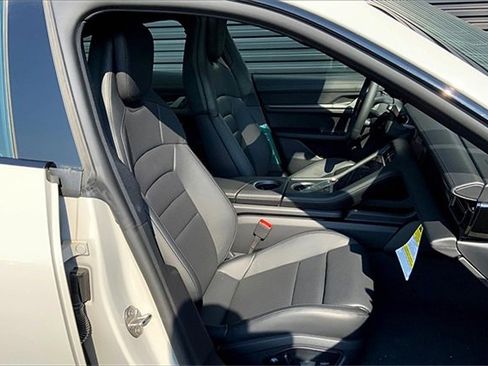 New 2025 Porsche Taycan image 24