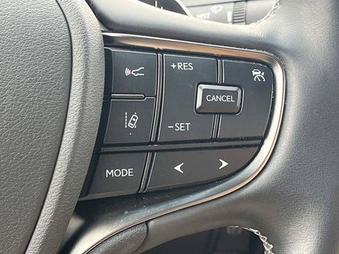 Certified 2023 Lexus LS 500 w/ Accessory Package (Z2) RWD image 35