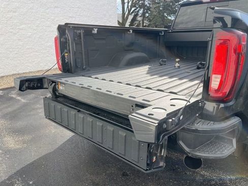 Used 2022 GMC Sierra 3500 Denali image 8