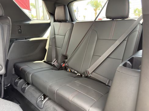 Used 2023 Chevrolet Traverse RS AWD/4WD image 20