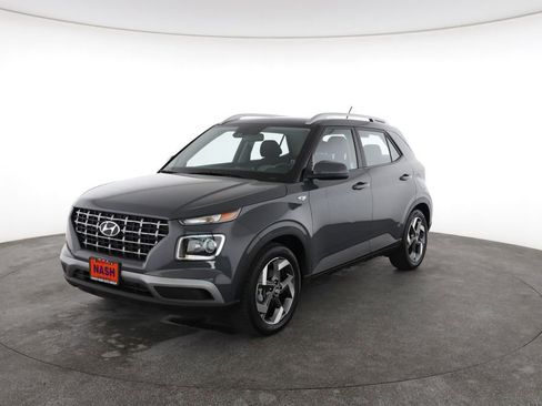 Used 2025 Hyundai Venue SEL image 5