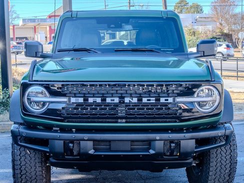 Used 2025 Ford Bronco Badlands image 2