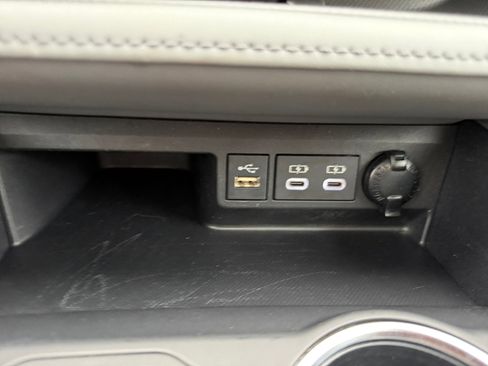 Used 2023 Toyota Highlander XLE image 21