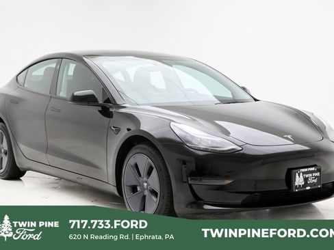 Used 2023 Tesla Model 3 Standard Range image 1