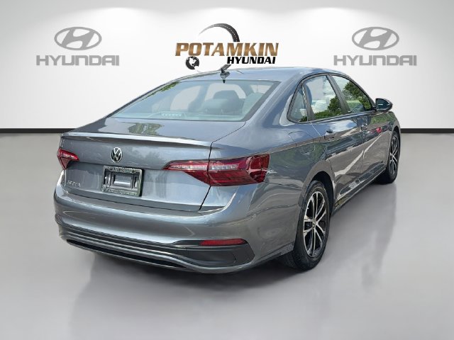 Used 2024 Volkswagen Jetta Sport FWD image 5