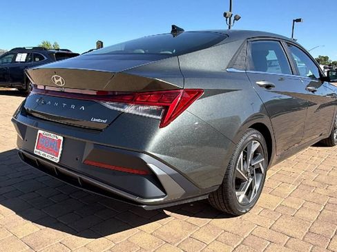 Used 2024 Hyundai Elantra Limited FWD image 3