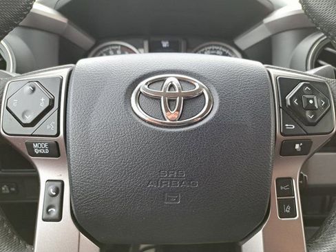 Certified 2018 Toyota Tacoma SR5 image 15