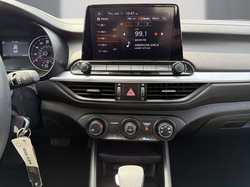 Used 2023 Kia Forte LXS w/ LXS Technology Package FWD image 17