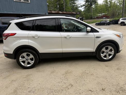 Used 2016 Ford Escape SE w/ SE Leather Comfort Package AWD/4WD image 4
