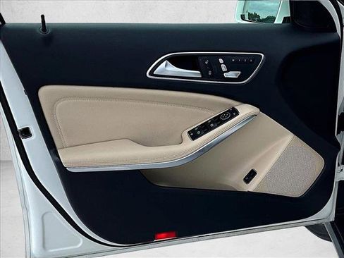 Used 2020 Mercedes-Benz GLA 250 4MATIC image 18