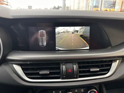 Used 2022 Alfa Romeo Stelvio Veloce image 17