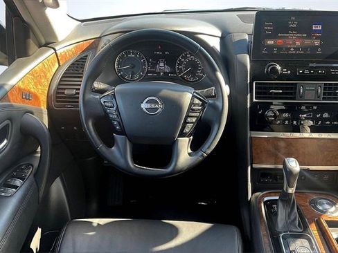 Used 2023 Nissan Armada SL image 5