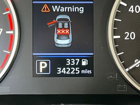 Used 2025 Nissan Sentra S image 40