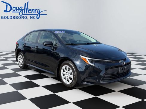 Used 2024 Toyota Corolla LE FWD image 7