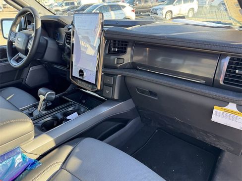 Used 2025 Ford F150 Lightning Lariat image 5