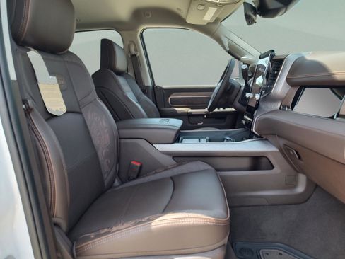 New 2025 RAM 2500 Limited image 30