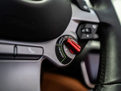 Certified 2019 Ferrari Portofino image 28