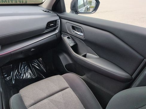 Certified 2026 Nissan Rogue SV FWD image 17