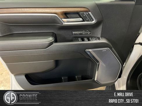 Used 2023 Chevrolet Silverado 1500 High Country image 10