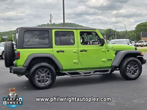 Used 2025 Jeep Wrangler Unlimited Sport AWD/4WD image 3