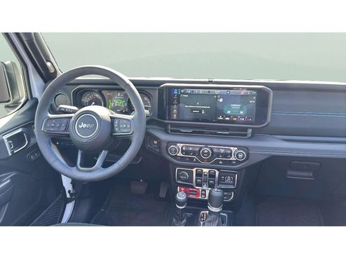 Used 2025 Jeep Wrangler Unlimited Rubicon 4xe w/ Convenience Group AWD/4WD image 16