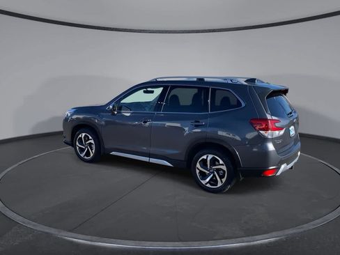 Used 2023 Subaru Forester Touring AWD/4WD image 6