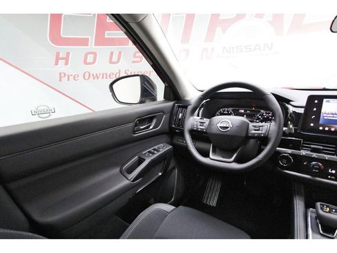 New 2026 Nissan Pathfinder SV FWD image 7