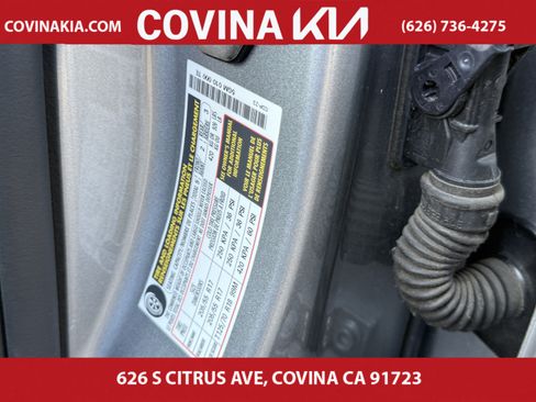 Used 2024 Volkswagen Jetta SE w/ Panoramic Sunroof Package image 32