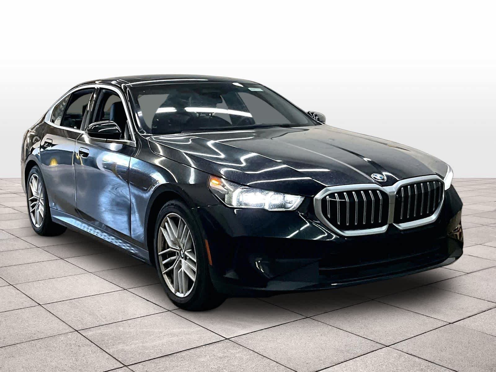 Used 2024 BMW 530i xDrive w/ Premium Package AWD/4WD image 2