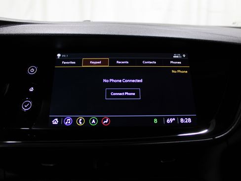 Used 2023 Buick Envision Avenir image 18