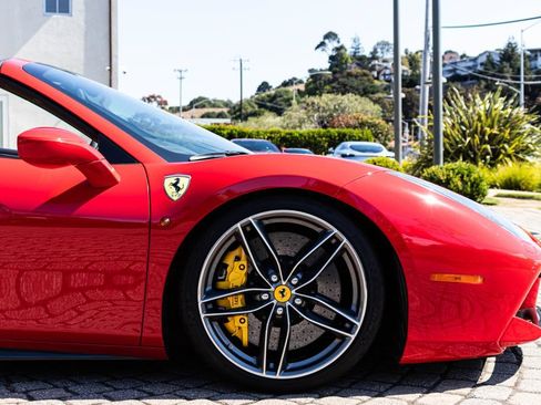 Certified 2018 Ferrari 488 Spider RWD image 17